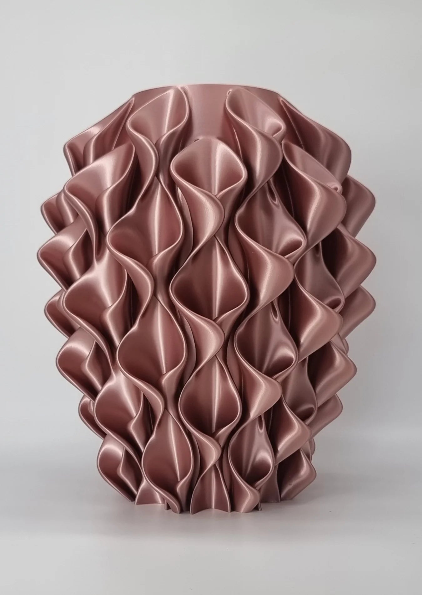 Sereni Silk Blush Gold luxe sculpturale design vaas